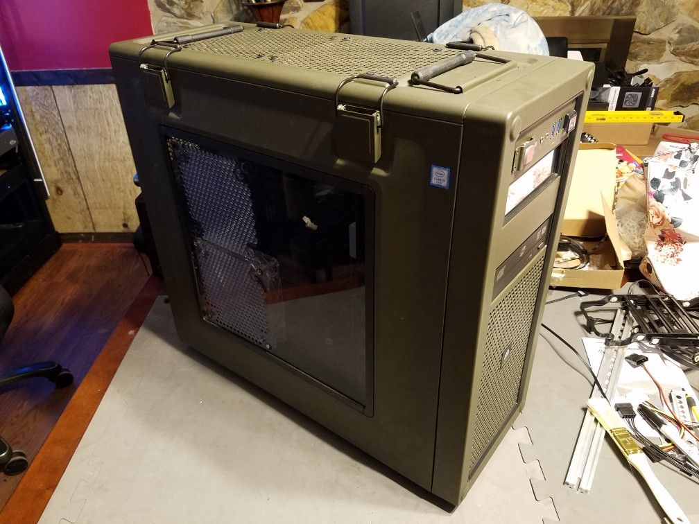 Corsair Vengeance C70- Mid Tower (OD Green Model) w/Thermaltake Commander FT Fan Controller and fans