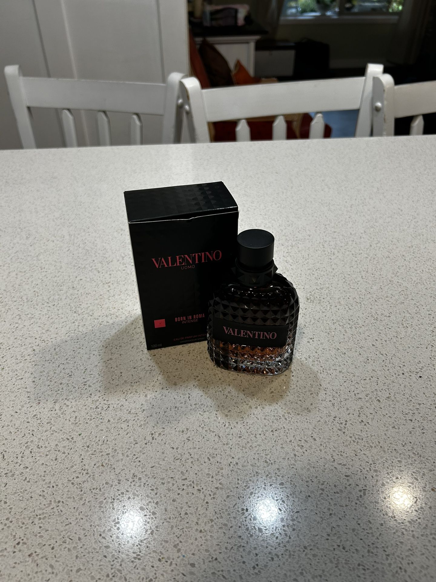 Valentino Born Im Roma Uomo