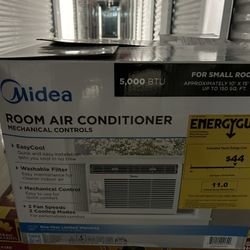 Midea 5000 BTU Air Conditioner 