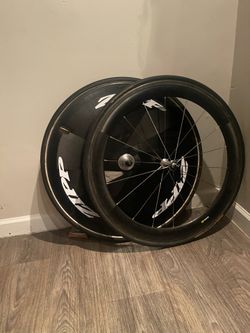 Disc with carbon fiber front wheel for track bikes