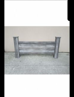 Rustic wood headboad