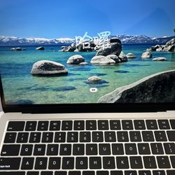 MacBook Air 13 Inch M3 Chip, 512 GB SSD