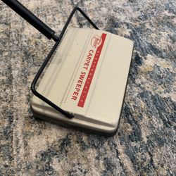 Fuller Electrostatic carpet sweeper