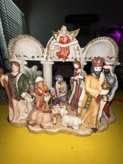 Nativity Scene with 9 Figures