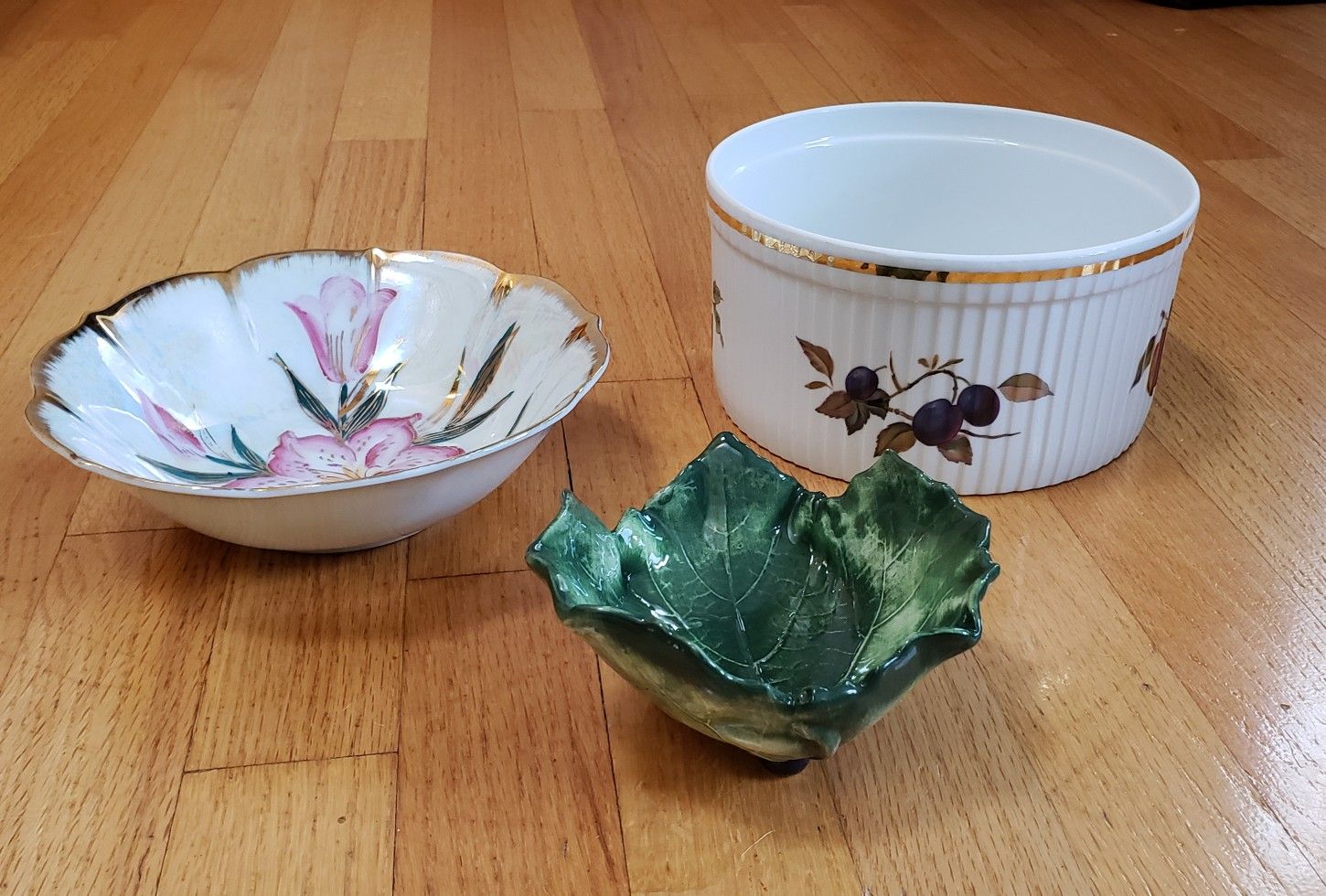 3 Beautiful Bowls Like NEW