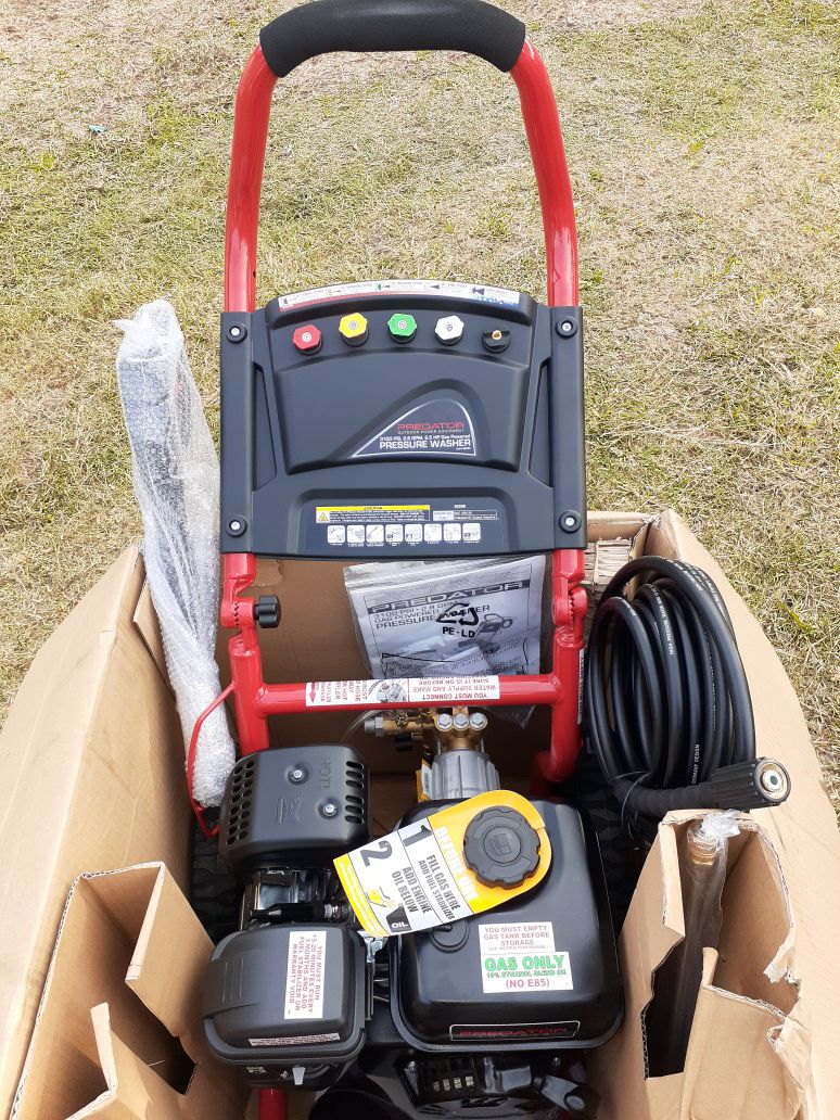 PREDATOR OUT DOOR POWER 3,100 PSL,2,8 GPM. 65 HP GAS pawored PRESSURE WASHER.