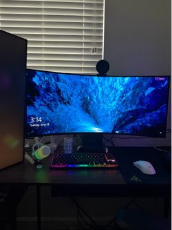 LG UltraGear 34” OLED Curved Gaming Monitor