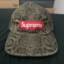 Supreme Hat 