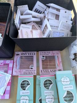Brand new 💅🏼$2, facial masks $1, lash boxes $5