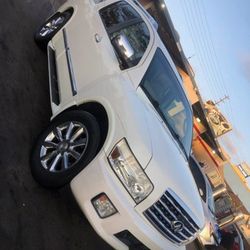 2010 Infiniti Qx56