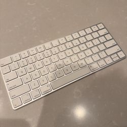 Apple Magic Keyboard