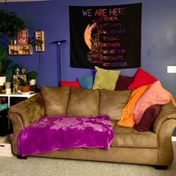 Sofa / Couch  *Pull Out Full Size Bed