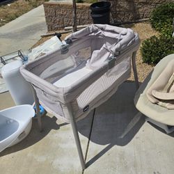Chicco Lullago Tan Bassinet