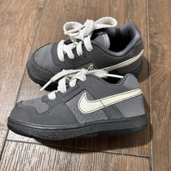 Nike Toddler Shoes Size 8