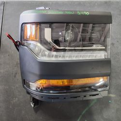 Chevrolet Chevy Silverado Headlight Right Passenger RH Side BRAND NEW  2016 2017 2018 2019 Part $490