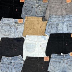 Women’s Levi’s Cut Off Shorts 