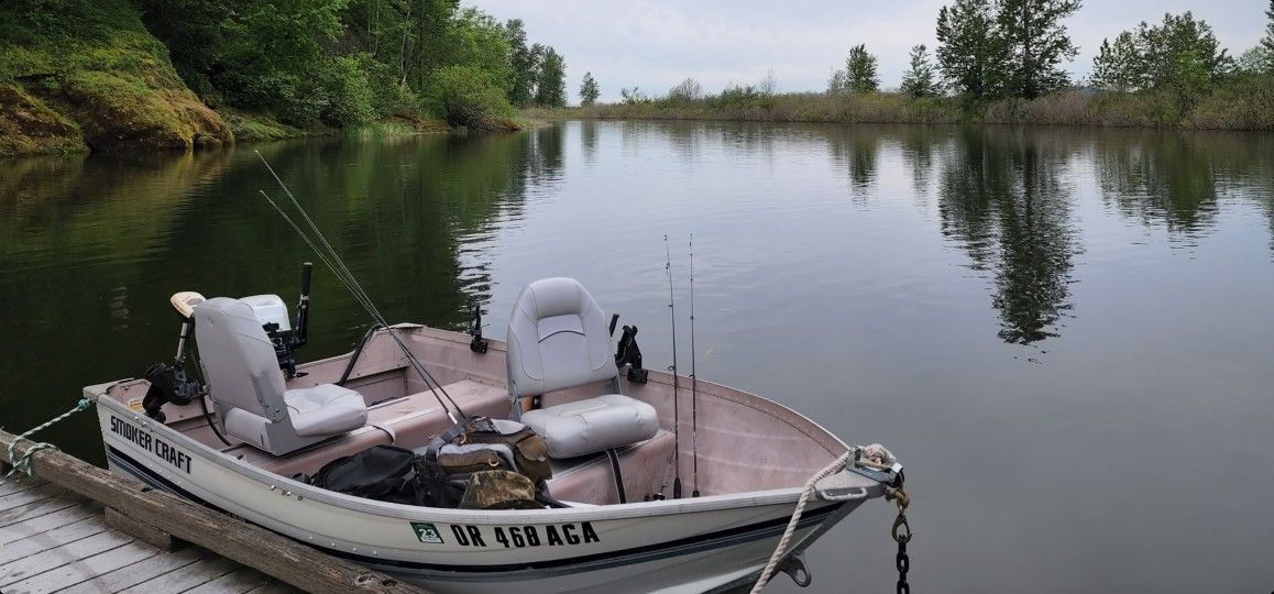 10ft SMOKER CRAFT Aluminum boat & trailer