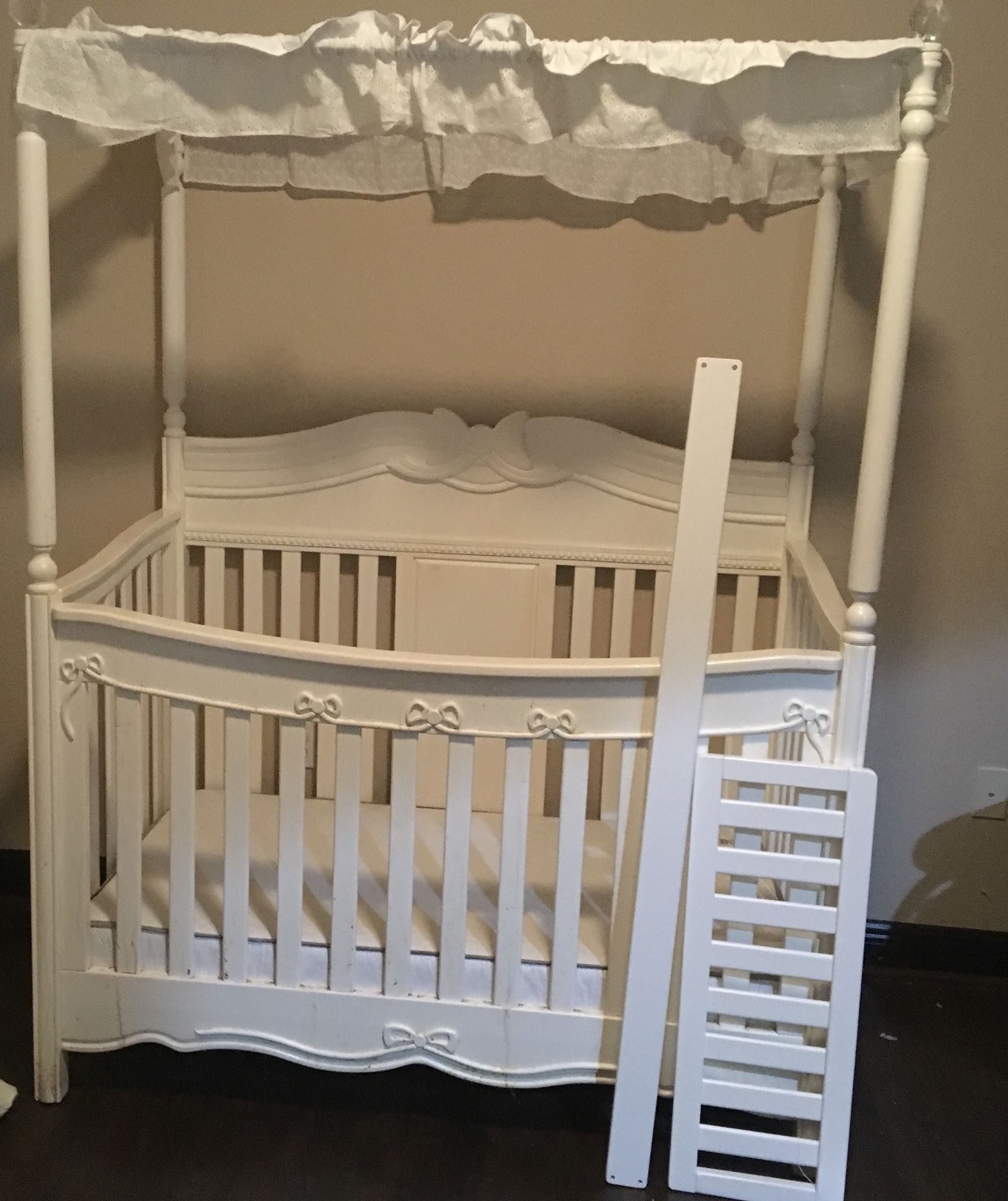 Disney Princess Enchanted Crib Toddler bed brand new toddler rail included and mattress.