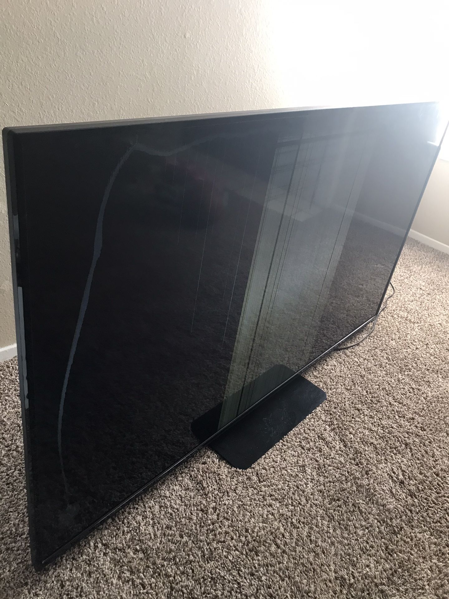 70 inch TV for sale. Damaged screen.