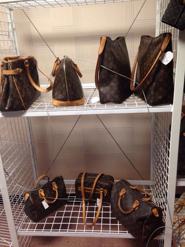 Auth Louis Vuitton bags purses for Sale in Westlake, OH - OfferUp