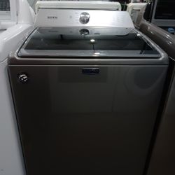 MAYTAG WASHER MACHINE 