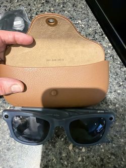 Ray-Ban Meta Wayfarer Smart Glasses RW4006 Blue w/ Charging Case