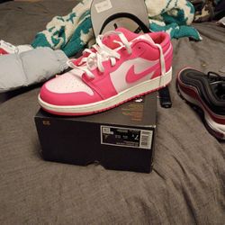 Jordan 1 Low (GS) 7y