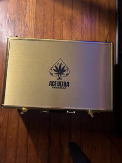 Ace ultra box/ briefcase