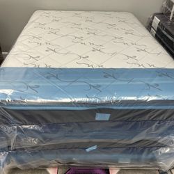 Queen Euro top Mattress Set (  includes Mattress & Box )