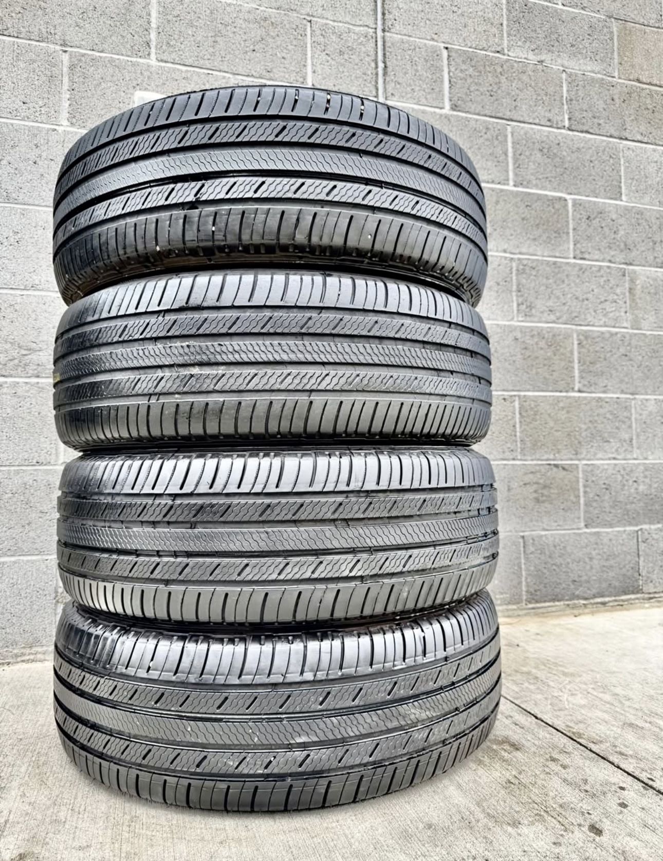 235/65R18 Michelin