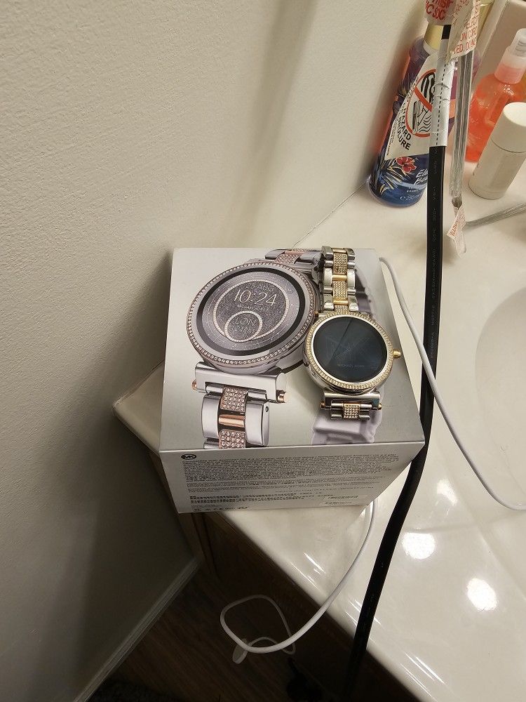 Micheal Kors Women Smart Watch Don't Need