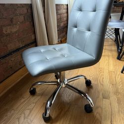 Adjustable Office/Desk Chair 