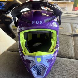 Dirt Bike Helmets 