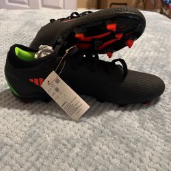 Adidas 9 1/2 brand new