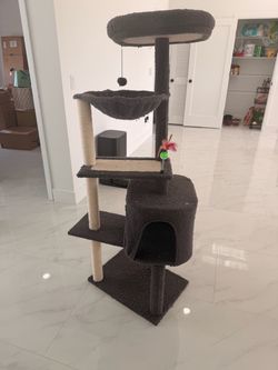 Multi-Level Cat Tree with Condo