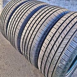 225-65R17 Michelin Tires Set En Excelente Condición 80%life