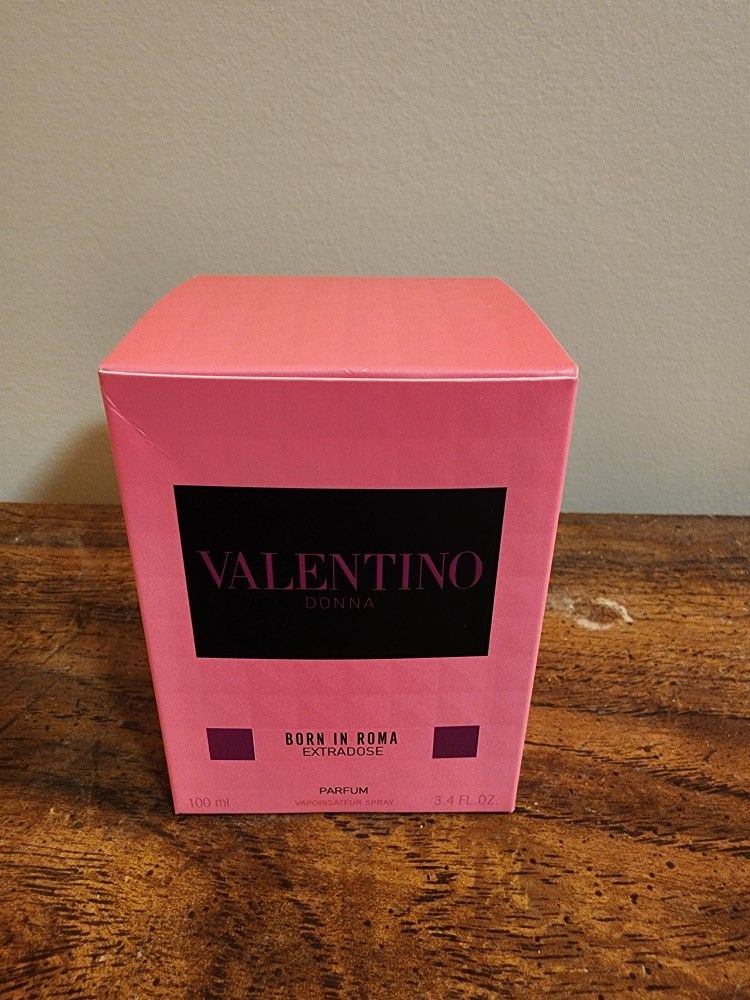 Valentino Born In Roma Extradose