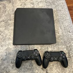 PlayStation 4 Slim 