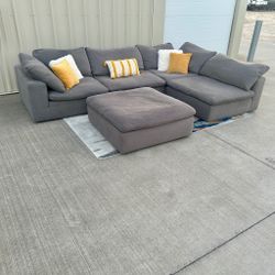 Modular 5pc Sectional Couch /w Ottoman by Bob’s Discount Furniture | Free Local Delivery 🚛