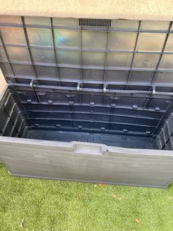 Large Plastic Outdoor Deck Box - Local Delivery Available for a Fee - See My Other Items 😎
