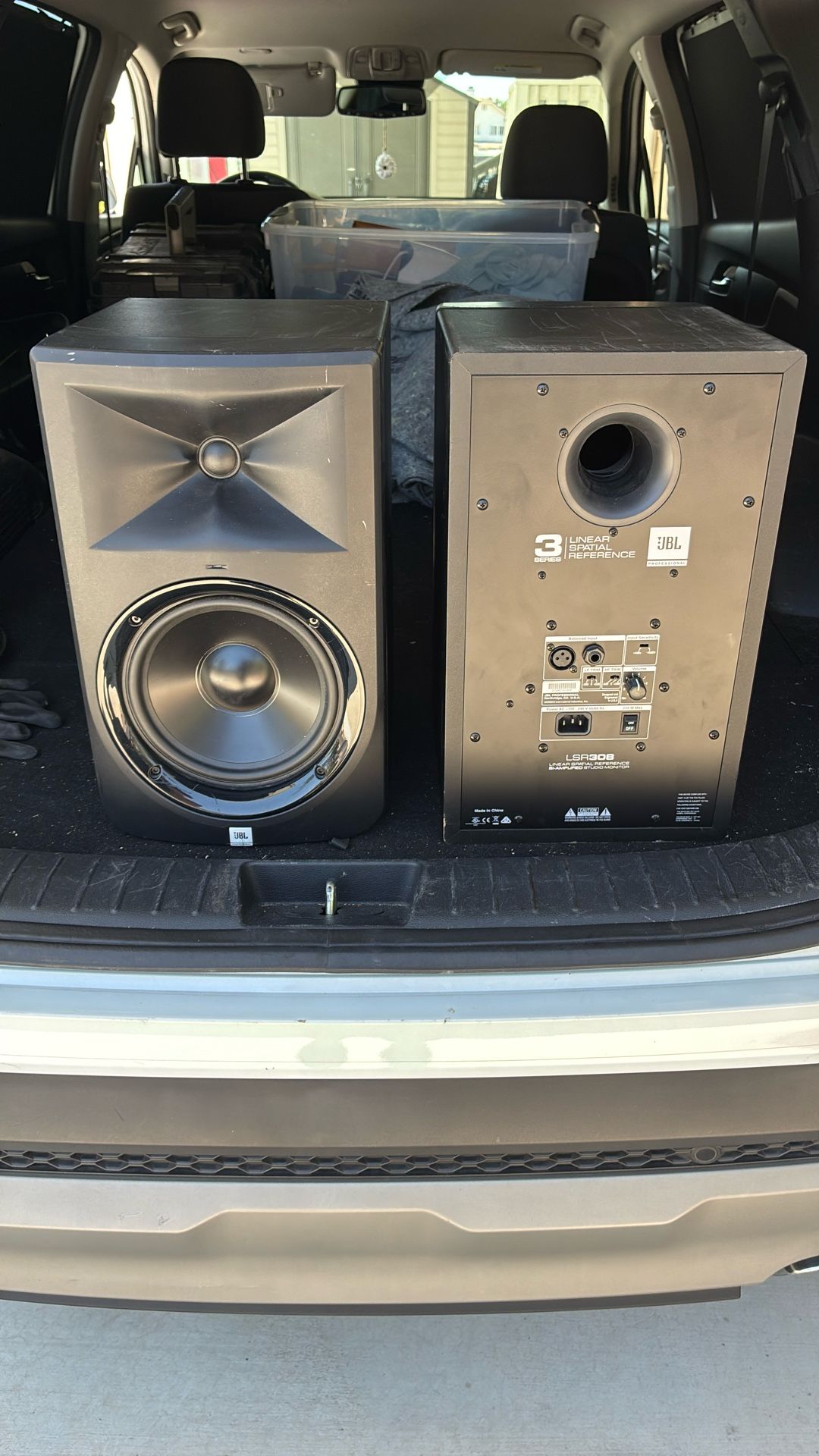 2 JBL PROFESSIONAL 3 Linear Spatial LSR308