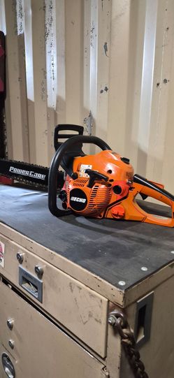 Husband passed away used 1 time Echo CS -490  18" Gas Chainsaw