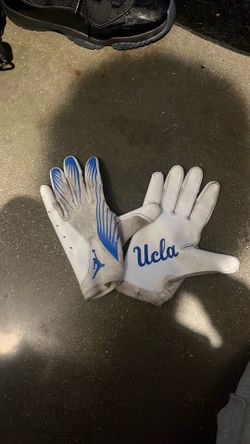 Ucla gloves
