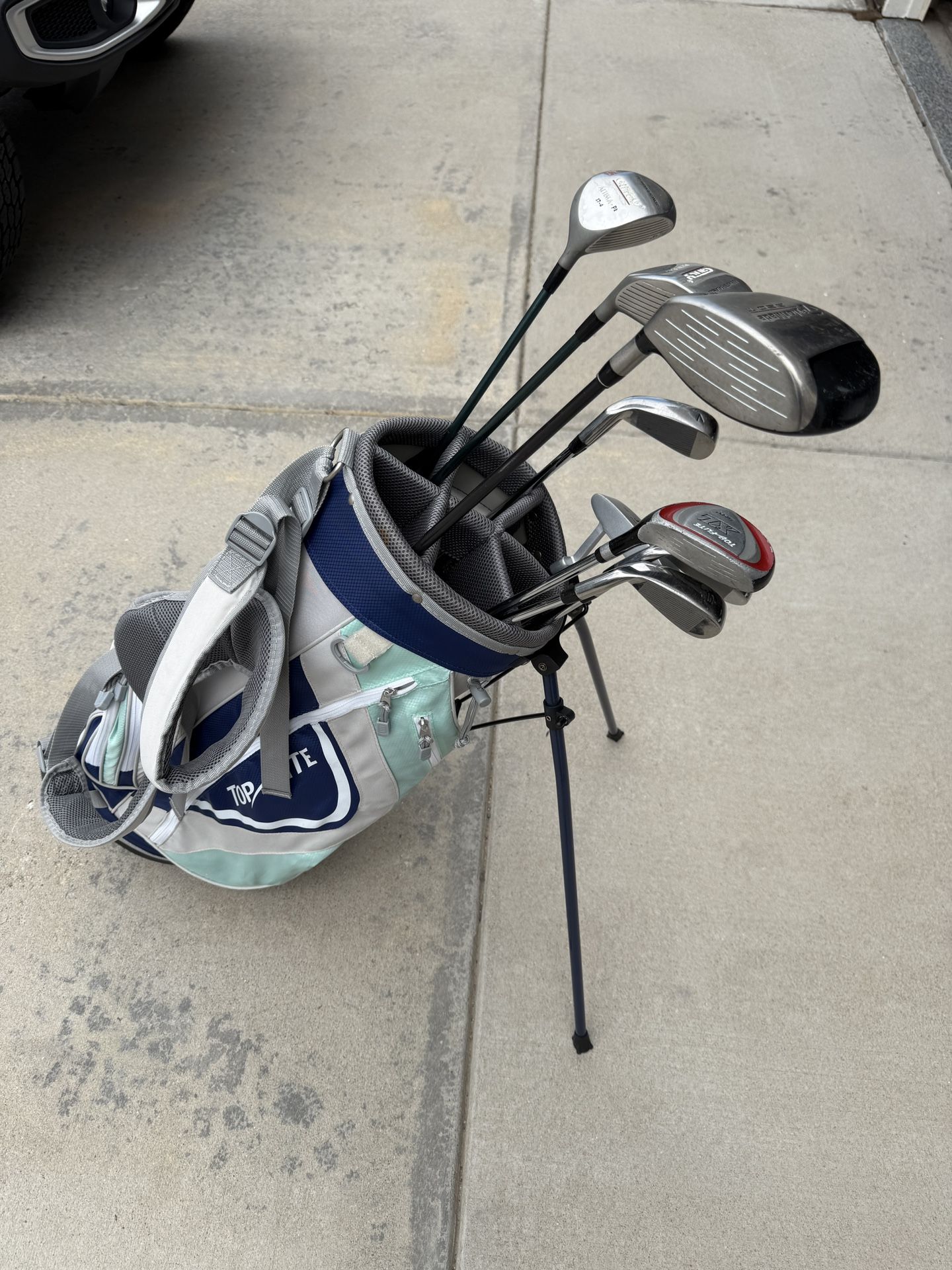 GOLF SET TaylorMade Driver 3 5 Woods Top Flite 5h & Bag + AVT 6-PW