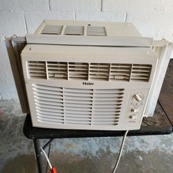 HAIER 5000 BTU AIR CONDITIONER ICE COLD AIR,CLEAN, QUIET, EFFICIENT UNIT WORKS GREAT 