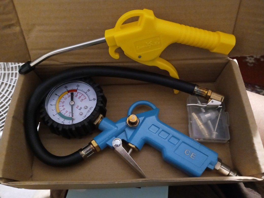Advance Analog Tire Gauge Inflator