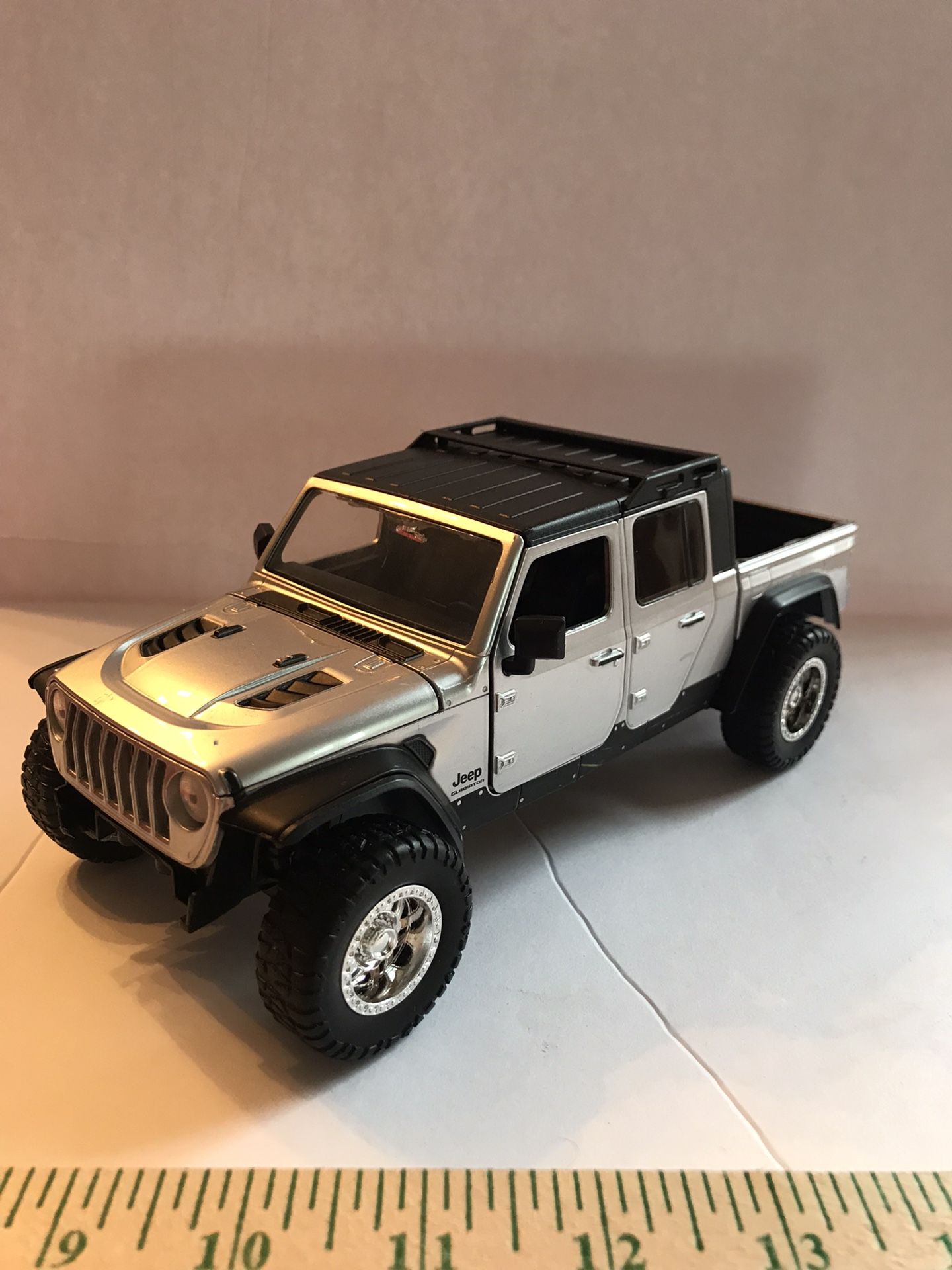 TOY JEEP GLADIATOR for Sale in Oak Lawn, IL OfferUp