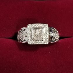 14k White Gold Princess Cut & Round Diamonds Fancy Ladies Band Ring


