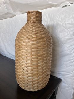 Decorative Woven Natural Rattan Vase – Boho Farmhouse Style