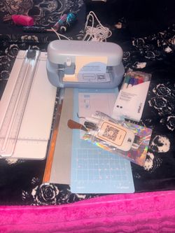 Cricut Joy Cutting Machine with Accessories
